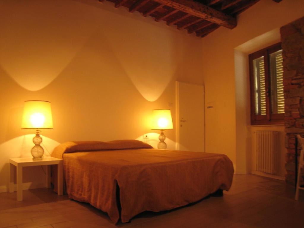 Rinathos Guesthouse Arezzo Bagian luar foto
